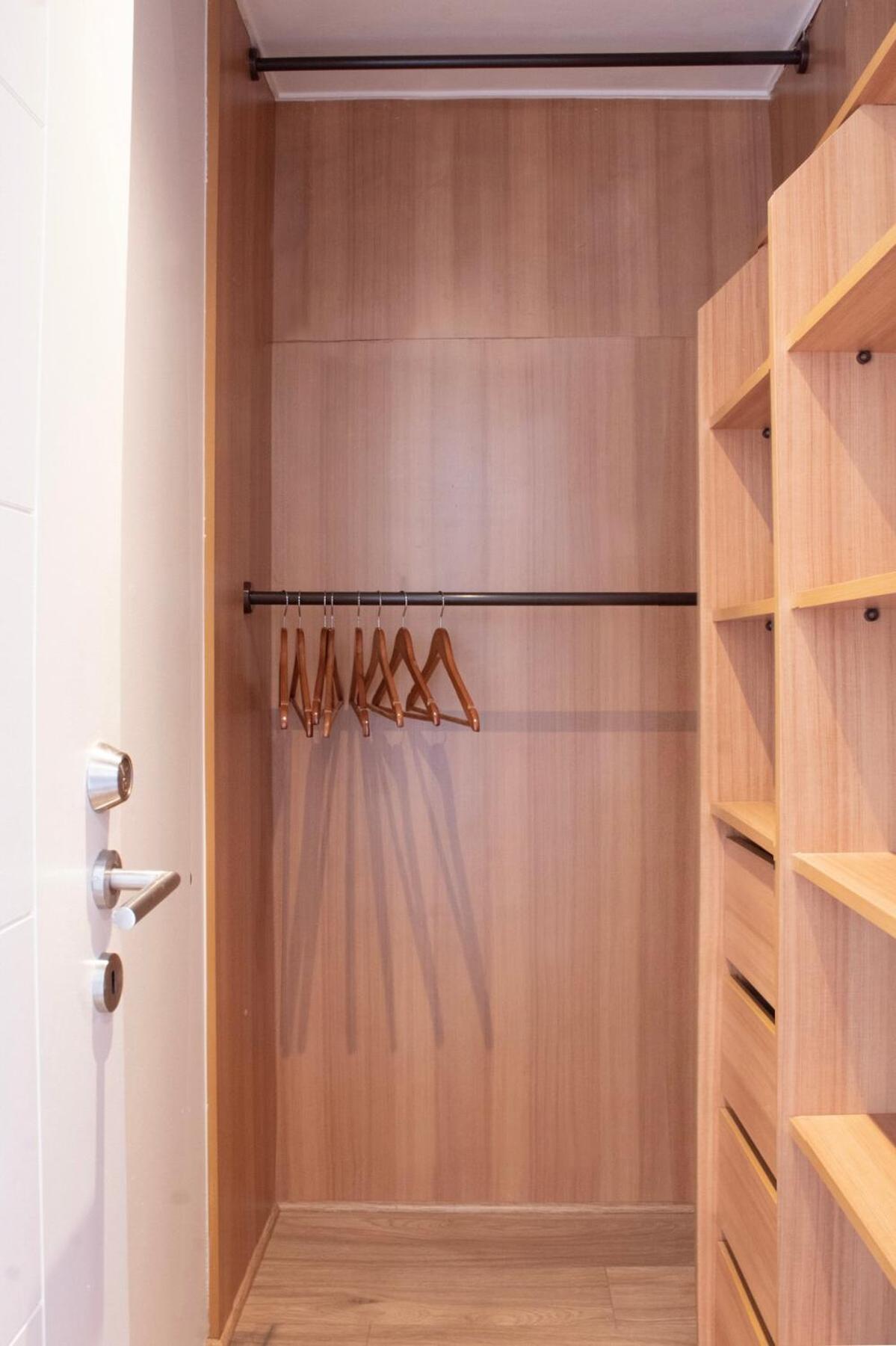 Apartamento Depto De Lujo En Avenida Kennedy, Cerca De Clinica Alemana Santiago